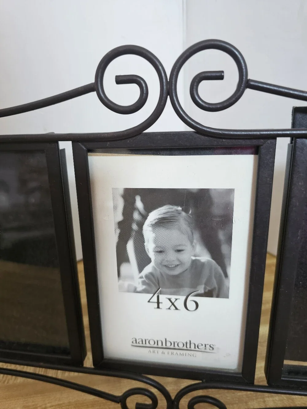 Aaron Brothers Triple 4x6 Photo Frame Black Metal Scroll Easel Wall Display